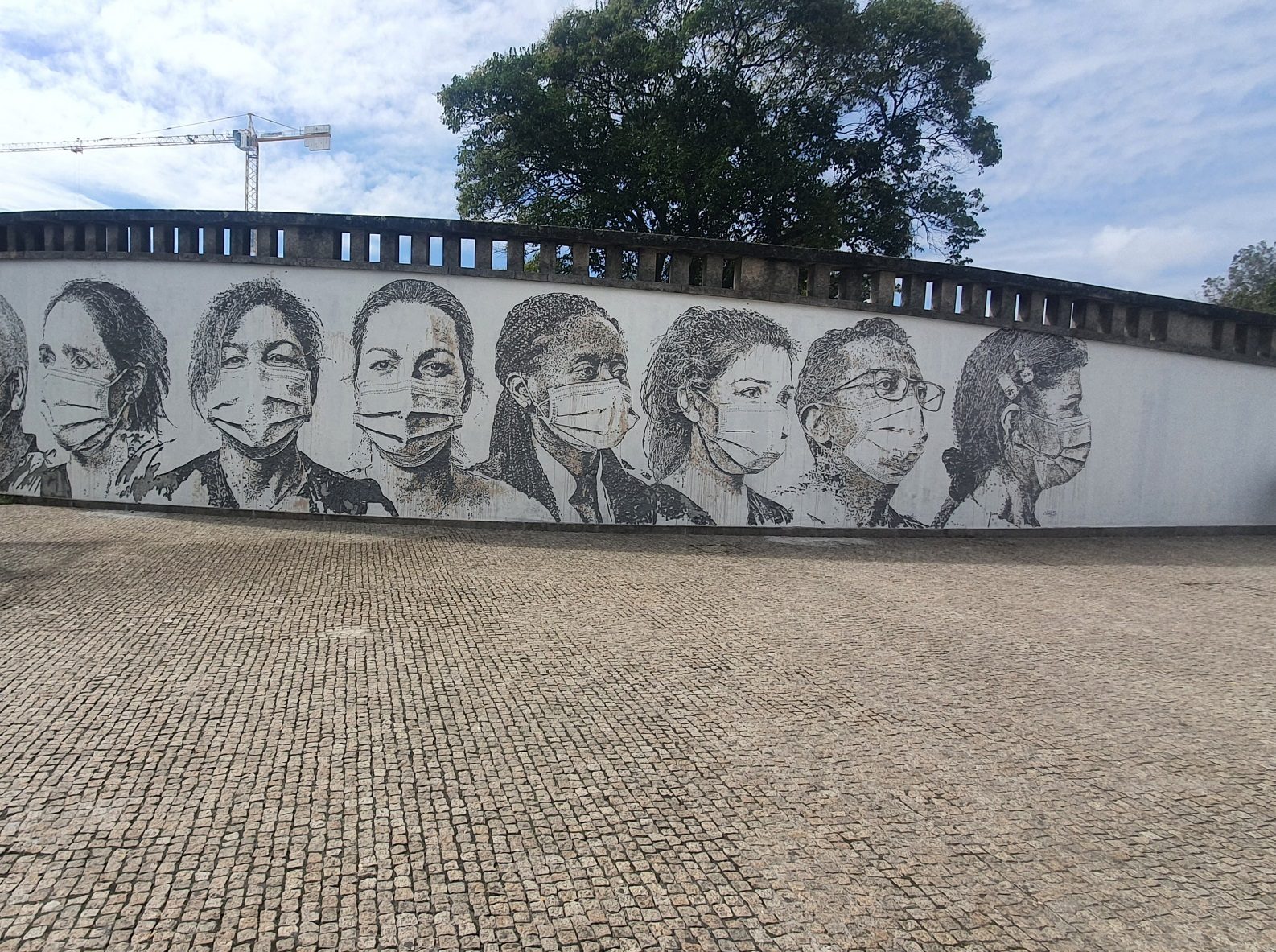 Normal heroes against Coronavirus, Porto (by Antonio Santos) - 01.jpg